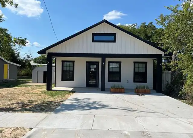 Property at 135 W Park St, Stephenville, TX, 76401, 3 beds, 2 baths, [object Object]