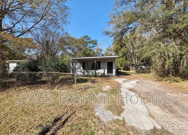 Property at 5752 Iris Blvd, Jacksonville, FL, 32209, 4 beds, 2 baths, [object Object]