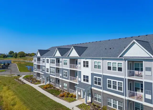 Photo of 2000 Emblem Cir, Oswego, IL 60543