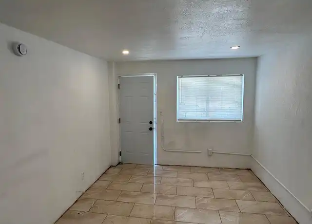 Property at 485 SW 4th Ave Unit 10, Homestead, FL, 33030, 1 bed, 1 bath, [object Object]