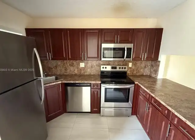 Property at 2740 W 76th St #204, Hialeah, FL, 33016, 2 beds, 1.5 baths, [object Object]