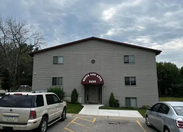 Property at 2432 Petsel Pl Unit 03, Iowa City, IA, 52246, 2 beds, 1 bath, [object Object]