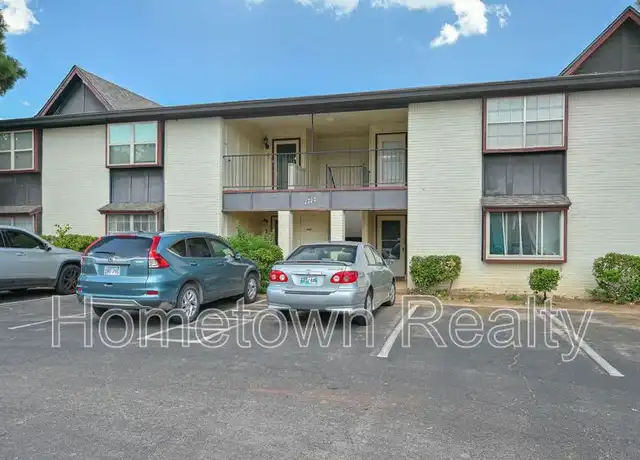 Property at 1717 E Lindsey St #4, Norman, OK, 73071, 3 beds, 2 baths, [object Object]