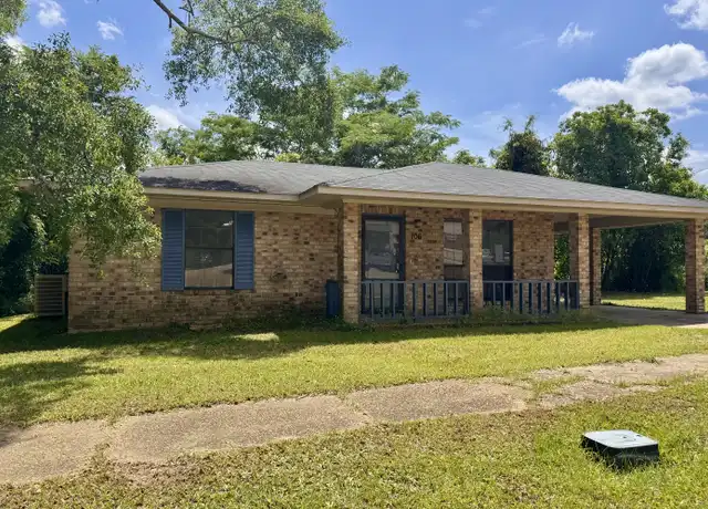 Property at 106 W Conway St, Hazlehurst, MS, 39083, 2 beds, 1 bath, [object Object]