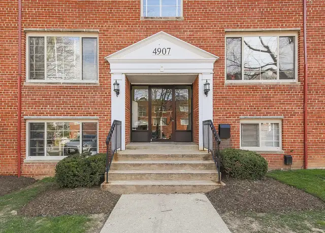 Photo of 4909 Battery Ln, Bethesda, MD 20814