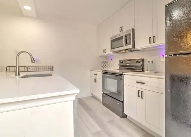 Property at 593 Green Springs Pl, West Palm Beach, FL, 33409, 2 beds, 3 baths, [object Object]