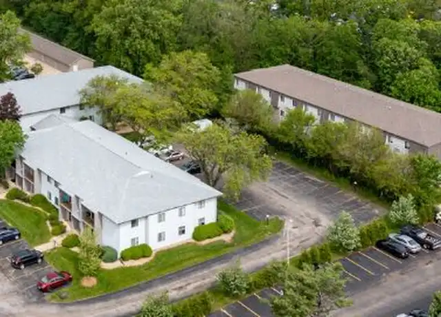 Property at 2221 W Willow Knolls Dr, Peoria, IL, 61614, 2 beds, 1 bath, [object Object]