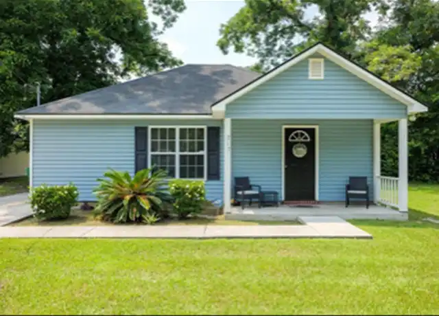 Property at 717 E Force St, Valdosta, GA, 31601, 4 beds, 2 baths, [object Object]