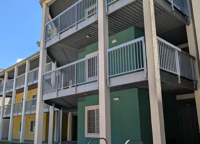 Property at 1064 SW 14th Ave, Gainesville, FL, 32601, 1 bed, 1 bath, [object Object]
