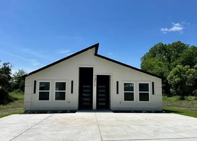Property at 1311 Oneal St Unit B, Commerce, TX, 75428, 3 beds, 2 baths, [object Object]