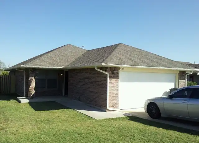 Property at 637 NW 109th St, Oklahoma City, OK, 73114, 3 beds, 2 baths, [object Object]