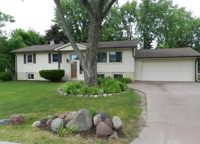 Property at 2571 Crown Hill Ct, Saint Paul, MN, 55110, 1 bed, 2 baths, [object Object]