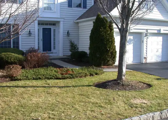 Property at 114 White Pine Ct Unit 114, Paramus, NJ, 07652, 3 beds, 3.5 baths, [object Object]