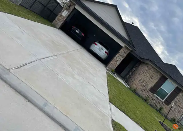 Property at 1146 Appaloosa Ln, Rosharon, TX, 77583, 5 beds, 2 baths, [object Object]