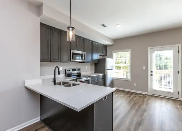 Property at 502 S Main St Unit 1, Nicholasville, KY, 40356, 3 beds, 2.5 baths, [object Object]