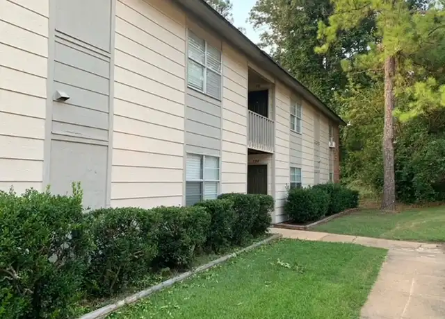 Property at 1120 E Lee Blvd Unit 135, Starkville, MS, 39759, 2 beds, 2 baths, [object Object]