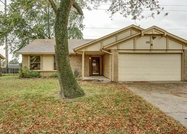 Property at 4704 S Maple Ave, Broken Arrow, OK, 74011, 3 beds, 2 baths, [object Object]