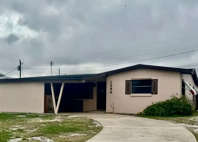Property at 611 NW Whitfield Way, Port Saint Lucie, FL, 34986, 4 beds, 2 baths, [object Object]