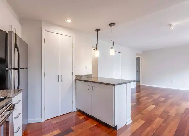 Property at 10 Rogers St, Cambridge, MA, 02142, 1 bed, 1 bath, [object Object]