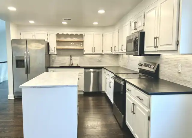 Property at 19 Harold St Unit 2nd Floor, Cos Cob, CT, 06807, 2 beds, 2 baths, [object Object]