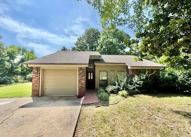 Property at 2722 E Coy Kaylor Dr, Fayetteville, AR, 72703, 2 beds, 2 baths, [object Object]
