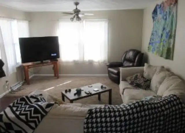 Property at 2116 Olive St Unit 2, Cedar Falls, IA, 50613, 2 beds, 1 bath, [object Object]