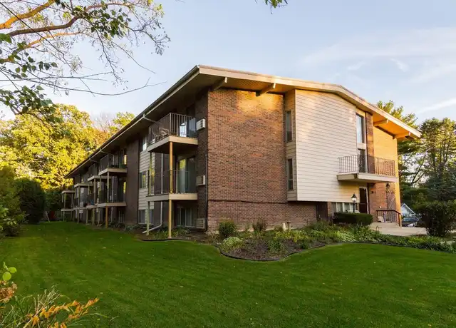 Property at 2020 Forest View Rd, Rockford, IL, 61108, 1 bed, 1 bath, [object Object]