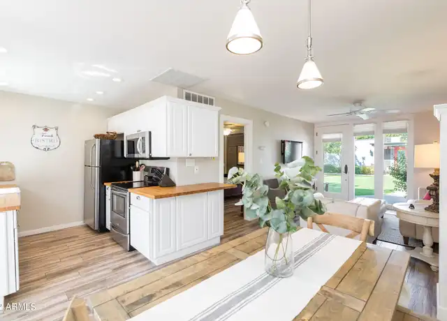 Property at 4202 N 38th St Apt 2, Phoenix, AZ, 85018, 1 bed, 1 bath, [object Object]