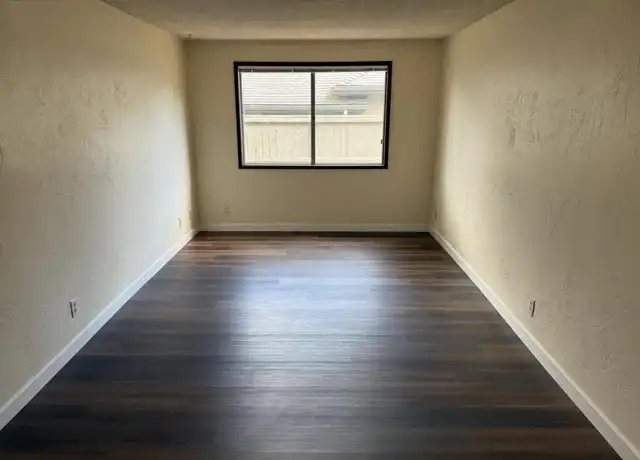 Property at 435 Holly St, Ashland, OR, 97520, 1 bed, 1 bath, [object Object]