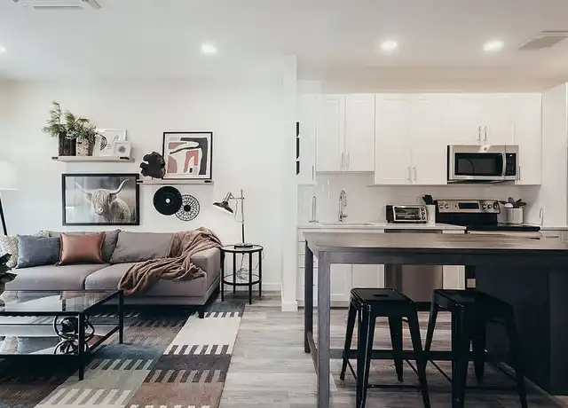 Property at Gateway Plaza - 1000 New York Ave, Huntington Station, NY, 11746, 1 bed, 1 bath, [object Object]