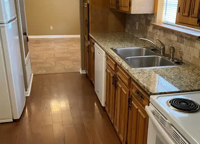Property at 202 Rampart St, Bossier City, LA, 71112, 2 beds, 1.5 baths, [object Object]