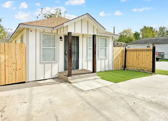 Property at 2902 Gregg St, Houston, TX, 77026, 2 beds, 2 baths, [object Object]
