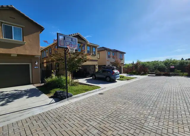 Property at 252 Saratoga Ct Unit B, Vista, CA, 92083, 1 bed, 1 bath, [object Object]