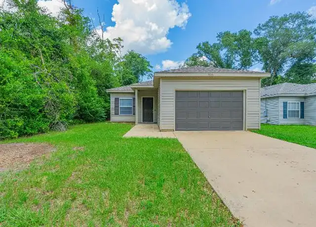 Property at 708 E Robinson Ave, Crestview, FL, 32539, 3 beds, 2 baths, [object Object]