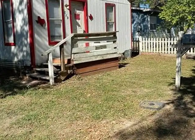 Property at 819 Mora St, Lockhart, TX, 78644, 2 beds, 1 bath, [object Object]