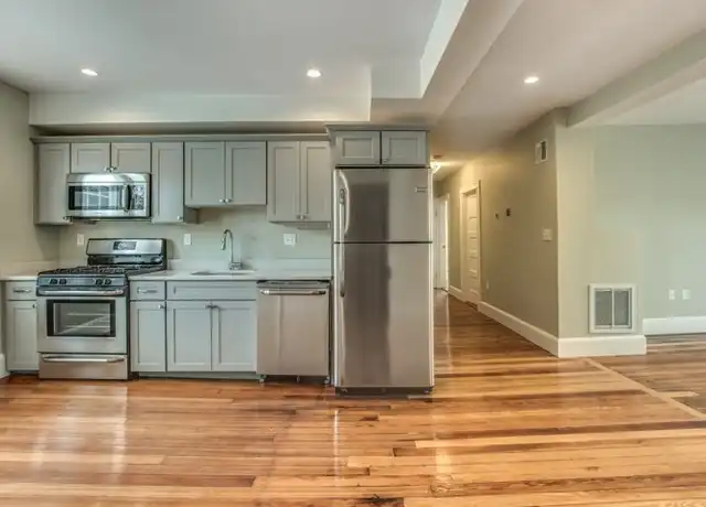 Property at 34 Bay St Unit 3, Boston, MA, 02125, 3 beds, 1 bath, [object Object]