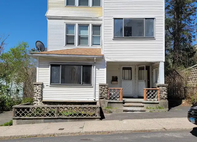 Property at 31 Young St Unit 2, Waterbury, CT, 06704, 2 beds, 1 bath, [object Object]