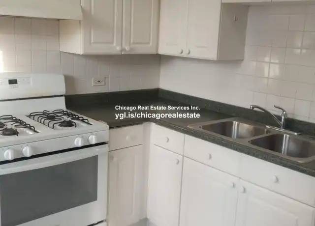 Property at 550 Elmwood Ave, Evanston, IL, 60202, 2 beds, 1 bath, [object Object]