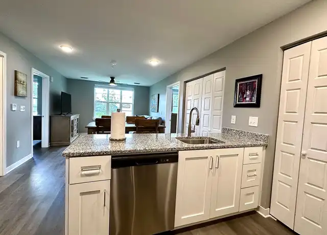 Property at Avenue 6 - Luxury Apartments Downtown Huntsville South - 3801 6th Ave SW, Huntsville, AL, 35805, 0-1 beds, 1 bath, [object Object]