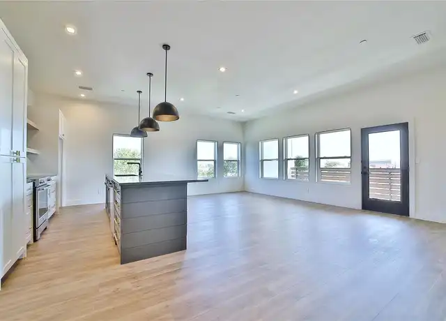 Property at The Fairmount at Magnolia - 1322 Lipscomb St, Fort Worth, TX, 76104, 1-2 bed, 1-2 bath, [object Object]