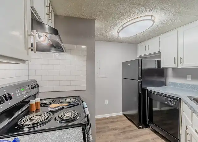 Property at The Hills of Palos Verdes - 930 W Interstate 30, Garland, TX, 75043, 1-2 bed, 1-2.5 bath, [object Object]