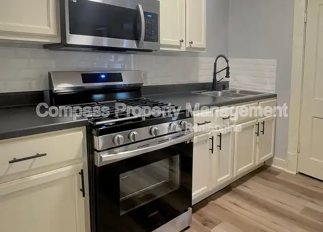Property at 923 Fulton St E, Grand Rapids, MI, 49503, 2 beds, 1 bath, [object Object]