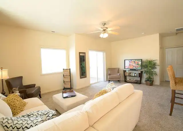 Property at Seasons on 4th Avenue - 8180 W 4th Ave, Kennewick, WA, 99336, 1 bed, 1 bath, [object Object]