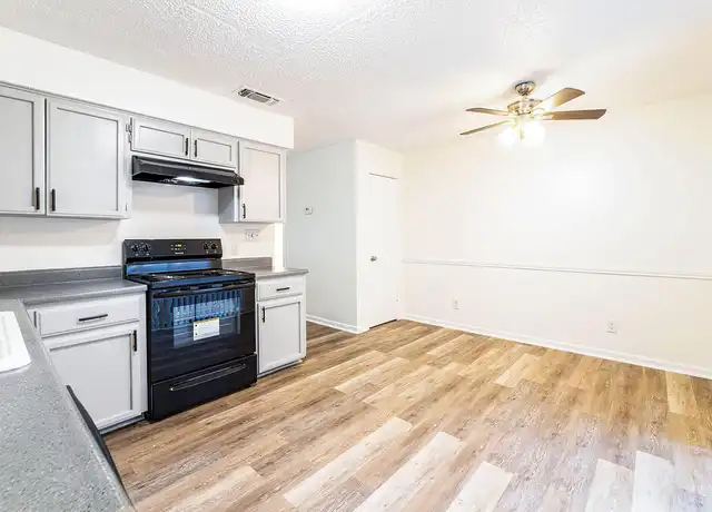 Property at 12133 El Sendero St, San Antonio, TX, 78233, 2 beds, 1.5 baths, [object Object]