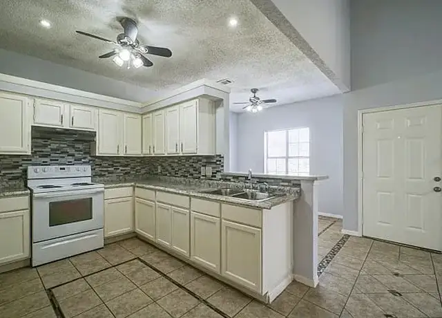 Photo of 2623 Cottonwood Ln, Balch Springs, TX 75180