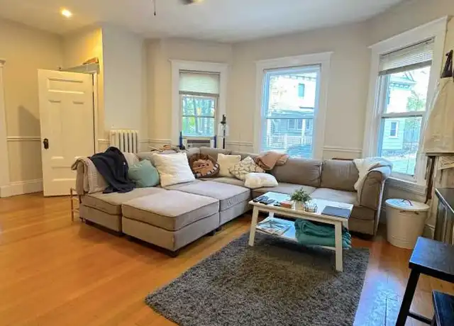 Property at 21 Shaw St, West Roxbury, MA, 02132, 5 beds, 2 baths, [object Object]