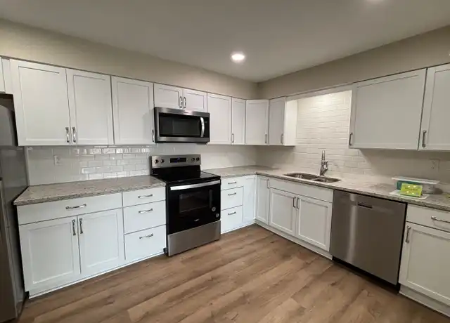 Property at 5708 Outlook St, Mission, KS, 66202, 2 beds, 1 bath, [object Object]