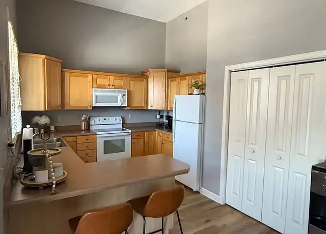Property at 2100 Cherry Hill Dr Unit 203, Columbia, MO, 65203, 3 beds, 2 baths, [object Object]