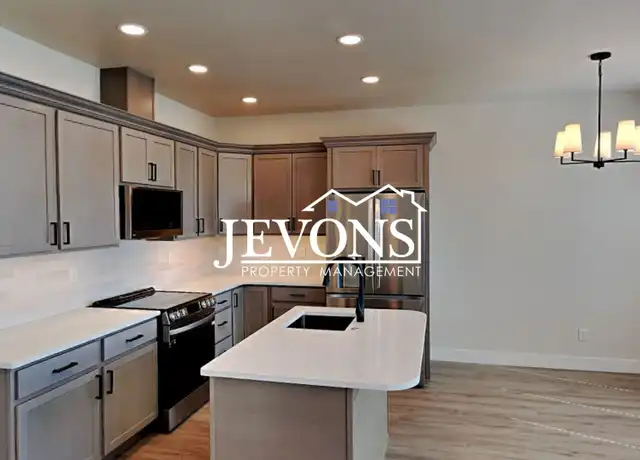 Property at 413 S 97th Ave Unit 2, Yakima, WA, 98908, 3 beds, 2.5 baths, [object Object]
