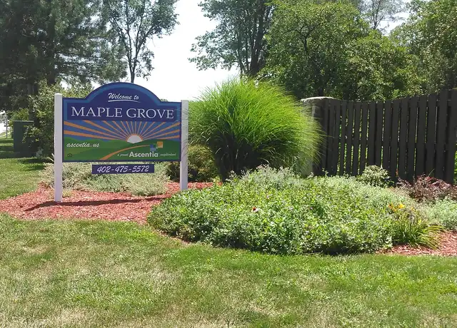 Property at Maple Grove - 2801 NW 1st St, Lincoln, NE, 68521, 2-3 beds, 2 baths, [object Object]